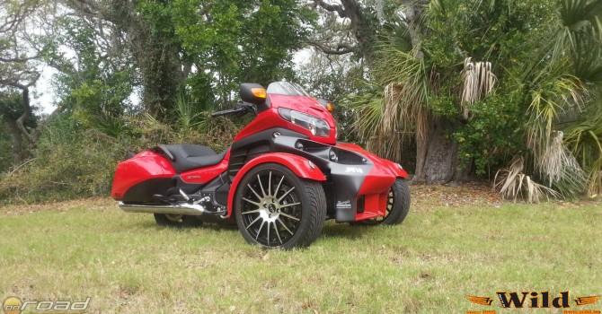 gold_wing_reversed_trike_onroad_04_670x350.jpg