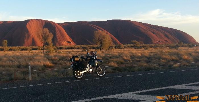 uluru_narrow.jpg