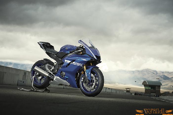 2017_yam_yzf600r6_eu_dpbmcrb_sta_002k.jpg