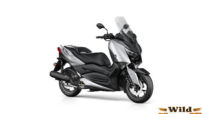 2018_yamaha_xmax_125_abs_eu_blazing_grey_studio_001.jpg