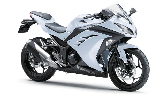 kawasaki_ninja_300_2_w.jpg