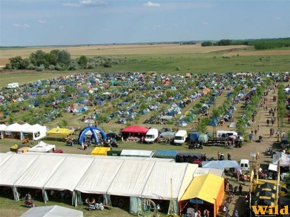 Újszilvási motoros találkozó helyszíne a magasból.