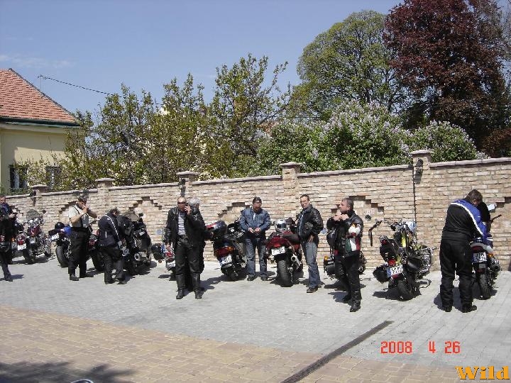 2008 ÁPRILIS - DUNA - parti motoros parti