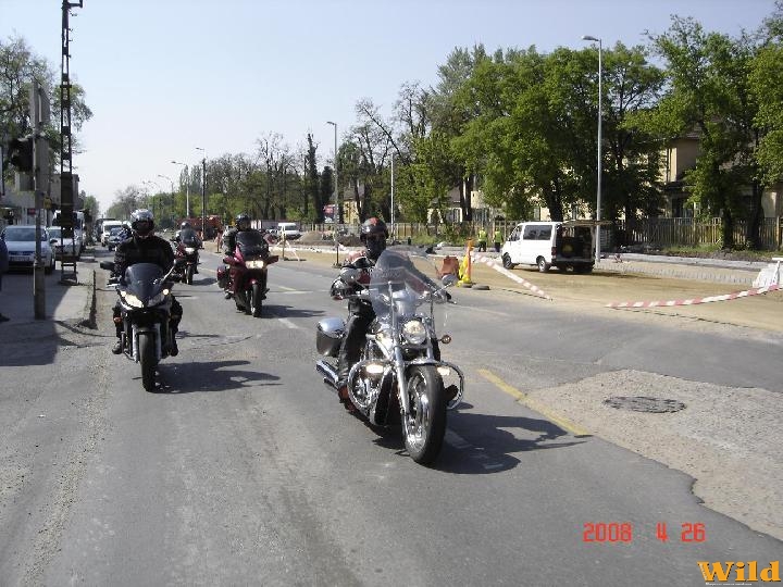 2008 ÁPRILIS - DUNA - parti motoros parti