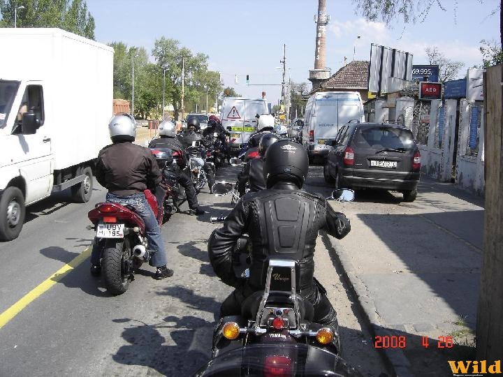 2008 ÁPRILIS - DUNA - parti motoros parti