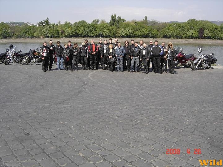 2008 ÁPRILIS - DUNA - parti motoros parti