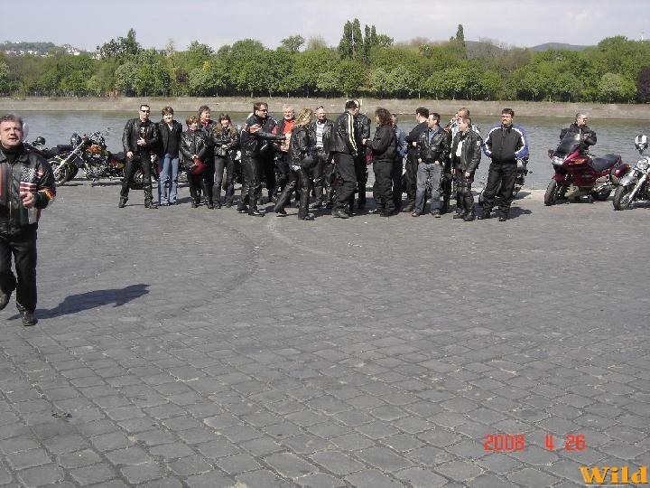 2008 ÁPRILIS - DUNA - parti motoros parti