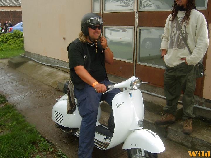 Makó´07 Vespa tesz egy kört a Vespával!